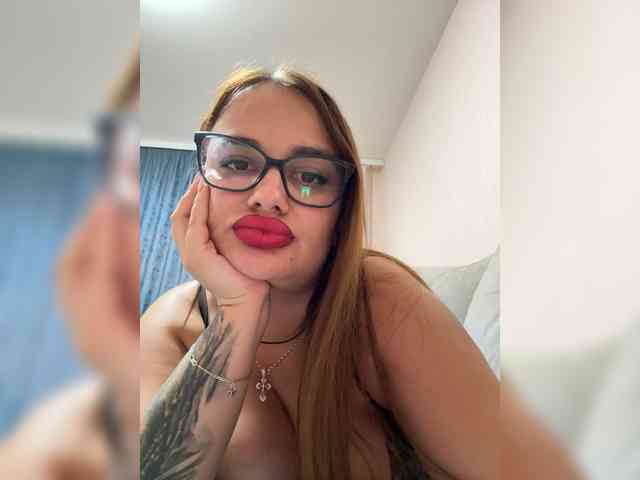 Sweetgirl31111 webcam