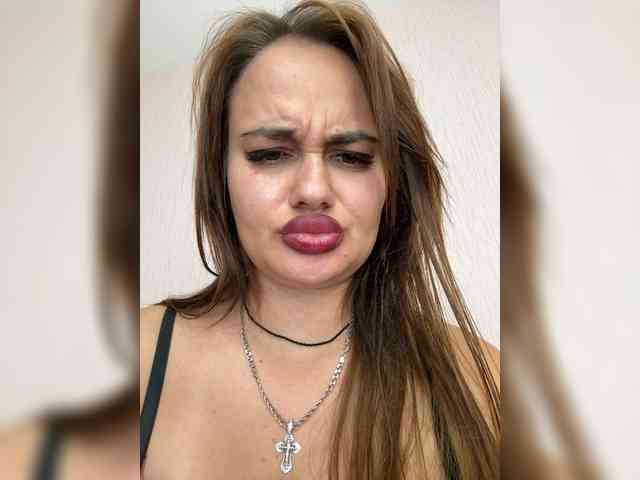 Sweetgirl31111 webcam