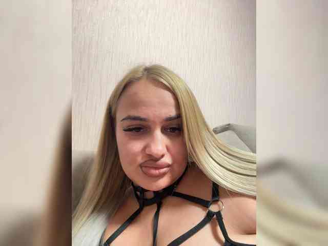 Sweetgirl31111 webcam