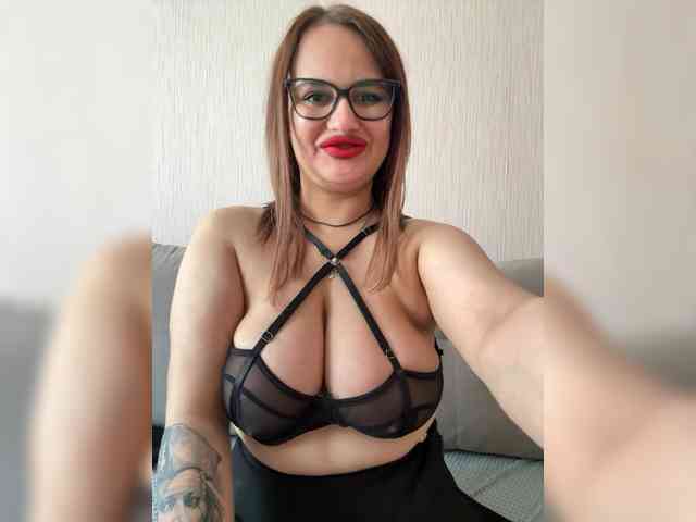 Sweetgirl31111 webcam