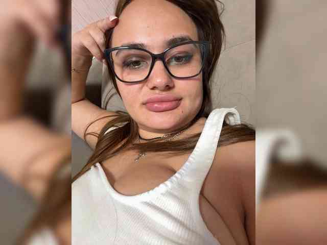 Sweetgirl31111 webcam