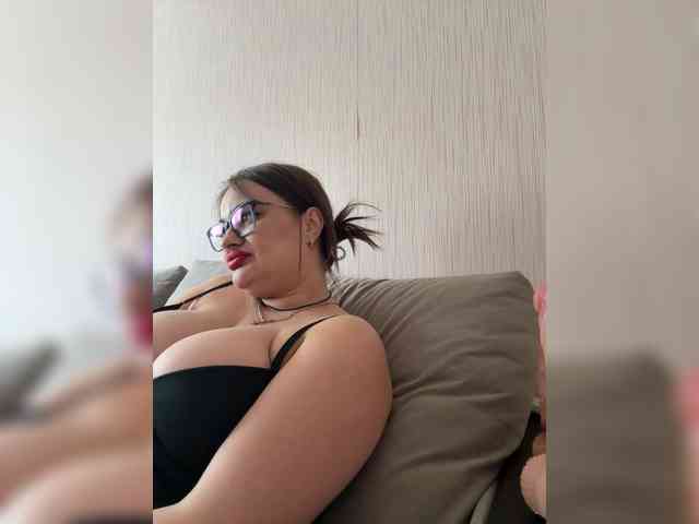 Sweetgirl31111 webcam