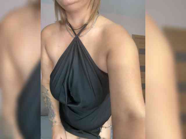 Sweetgirl31111 webcam