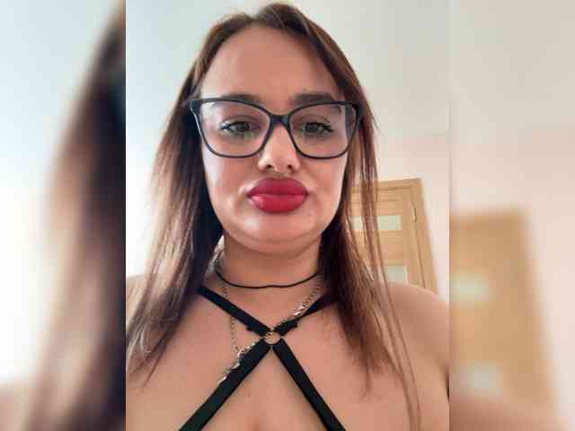 Sweetgirl31111 webcam