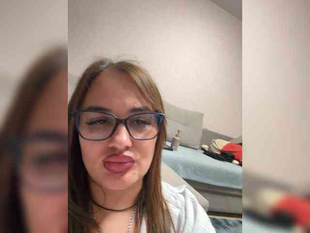 Sweetgirl31111 webcam