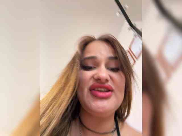 Sweetgirl31111 webcam