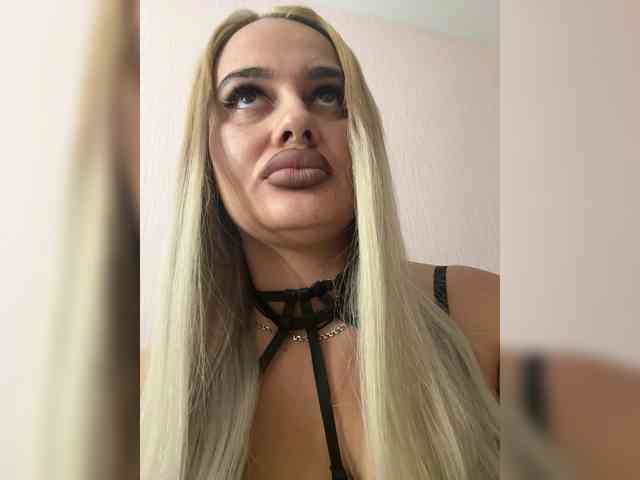 Sweetgirl31111 webcam