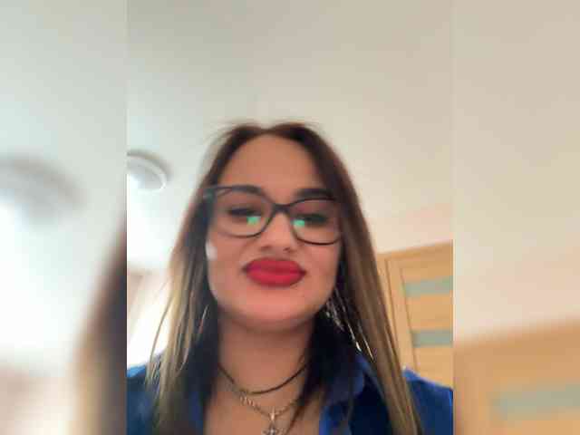 Sweetgirl31111 webcam