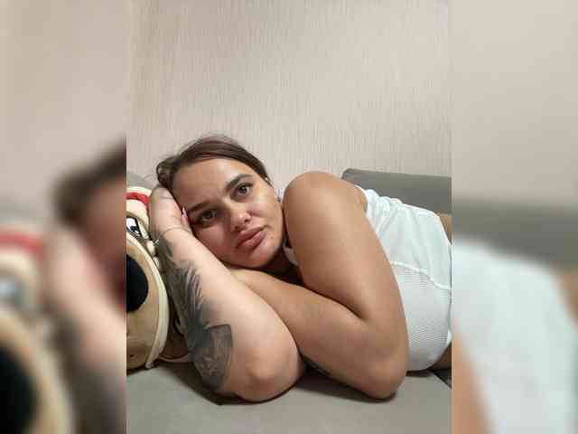 Sweetgirl31111 webcam
