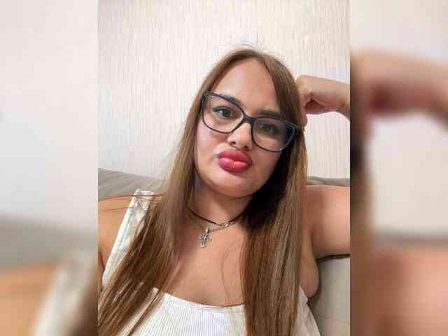 Sweetgirl31111 webcam