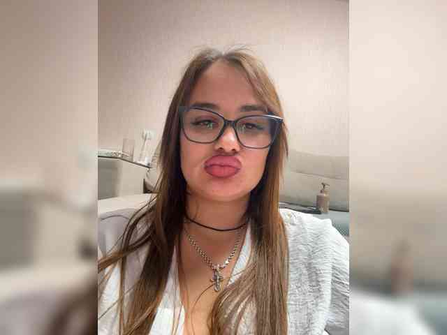 Sweetgirl31111 webcam