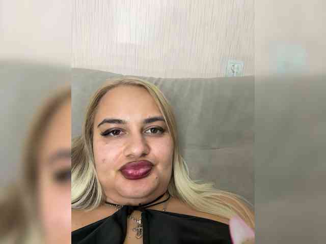 Sweetgirl31111 webcam