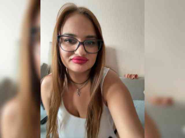 Sweetgirl31111 webcam