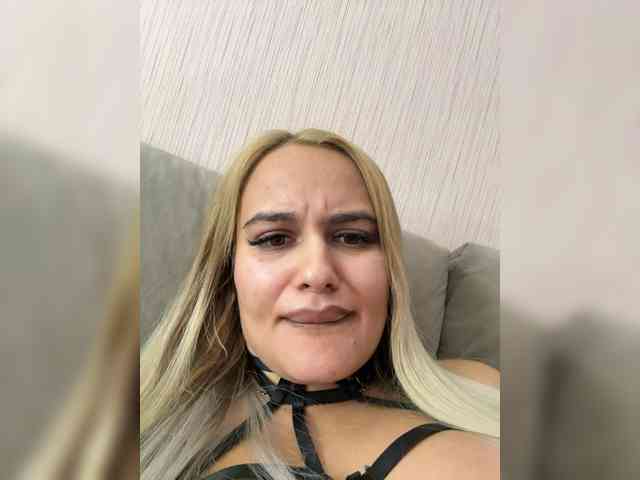 Sweetgirl31111 webcam