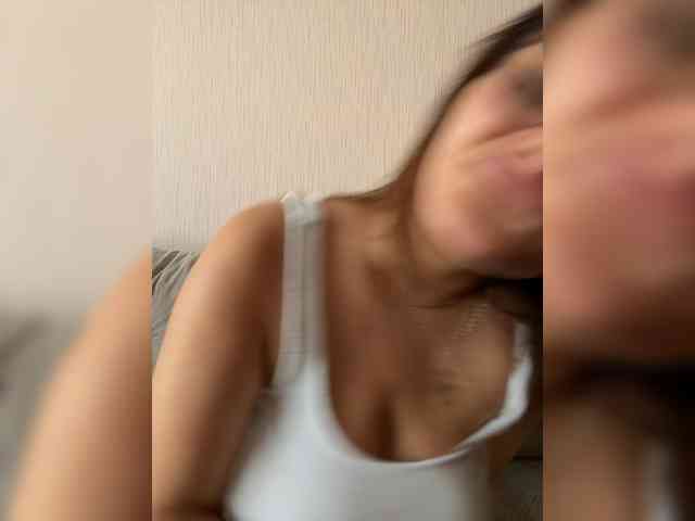 Sweetgirl31111 webcam