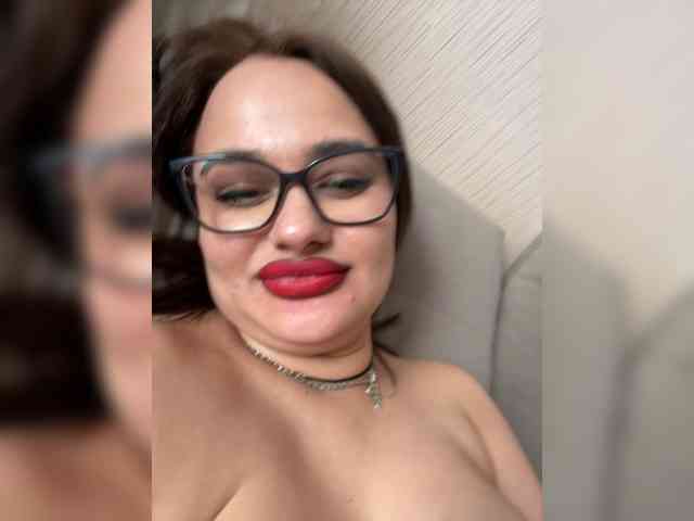 Sweetgirl31111 webcam