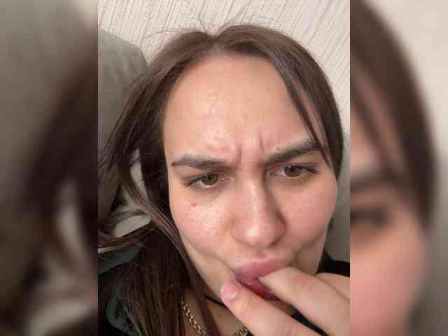 Sweetgirl31111 webcam