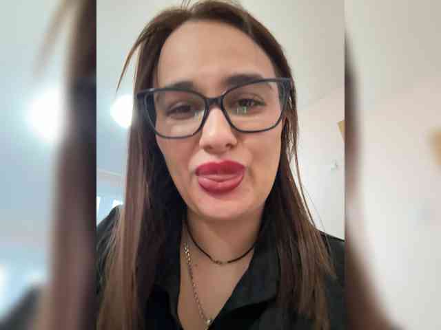 Sweetgirl31111 webcam