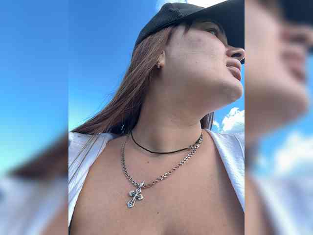 Sweetgirl31111 webcam
