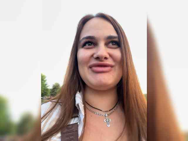 Sweetgirl31111 webcam