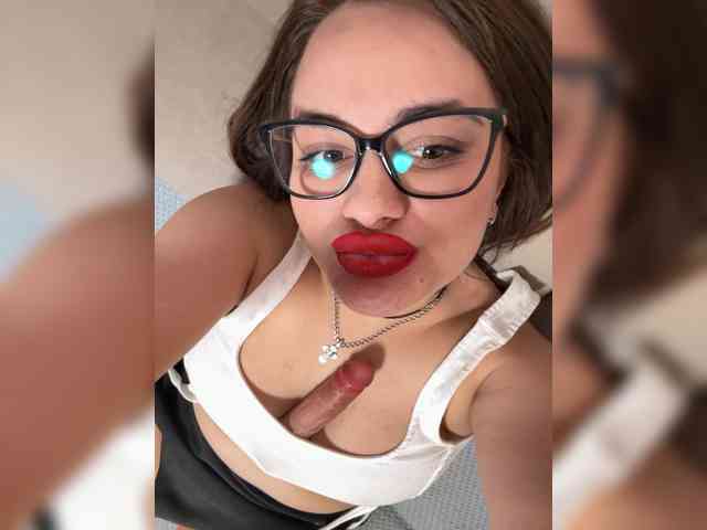 Sweetgirl31111 webcam