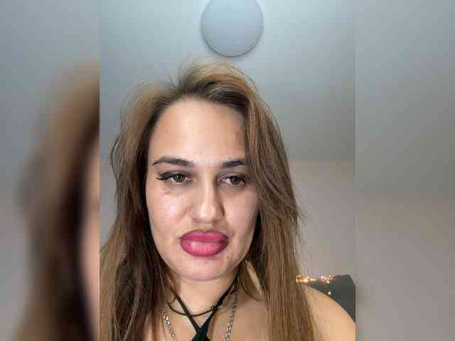 Sweetgirl31111 webcam