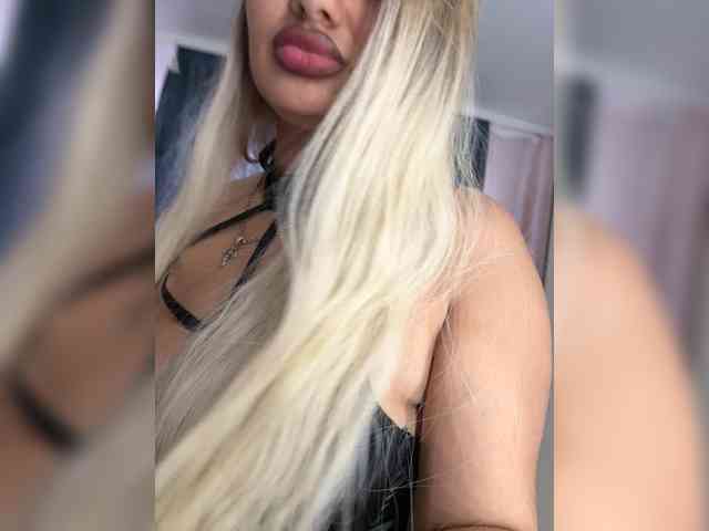 Sweetgirl31111 webcam