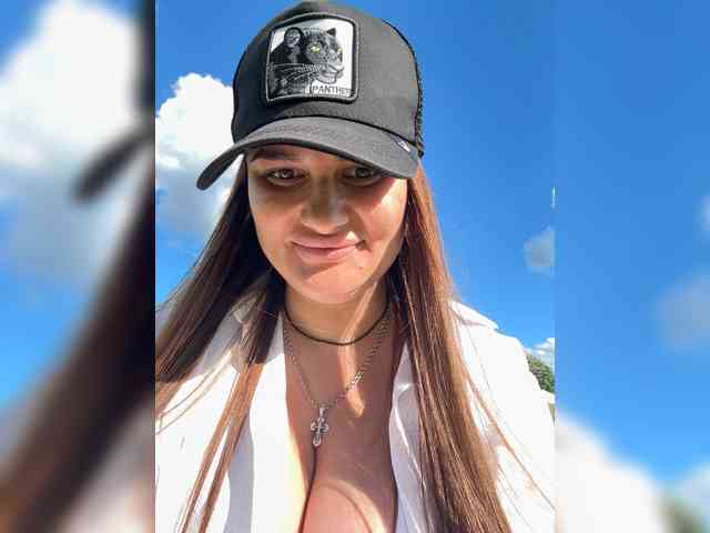 Sweetgirl31111 webcam