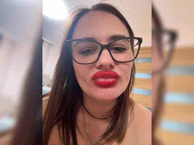 Sweetgirl31111 webcam