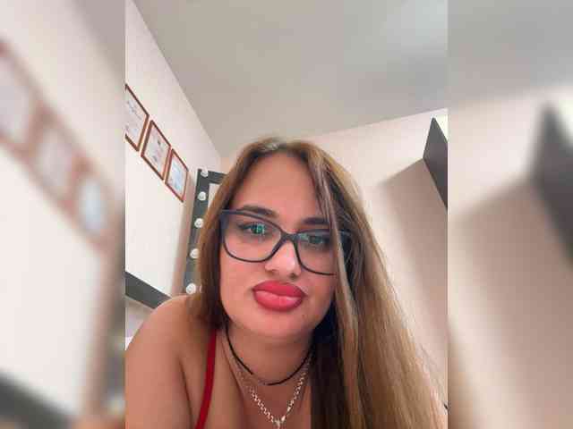 Sweetgirl31111 webcam