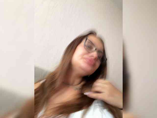 Sweetgirl31111 webcam