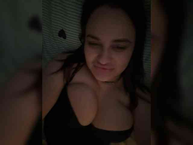 Sweetgirl31111 webcam