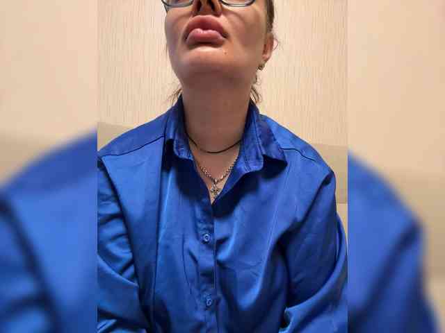Sweetgirl31111 webcam