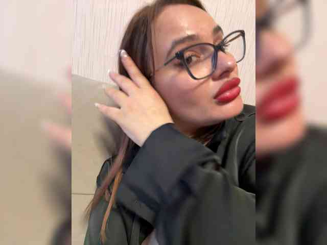 Sweetgirl31111 webcam