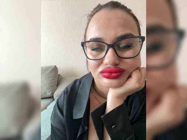 Sweetgirl31111 webcam