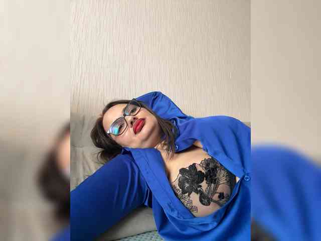 Sweetgirl31111 webcam