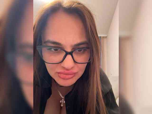 Sweetgirl31111 webcam