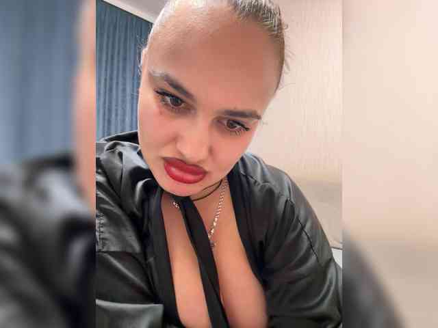 Sweetgirl31111 webcam