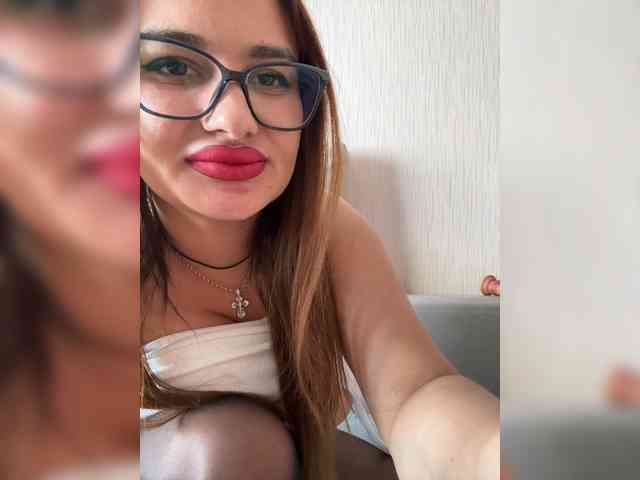 Sweetgirl31111 webcam