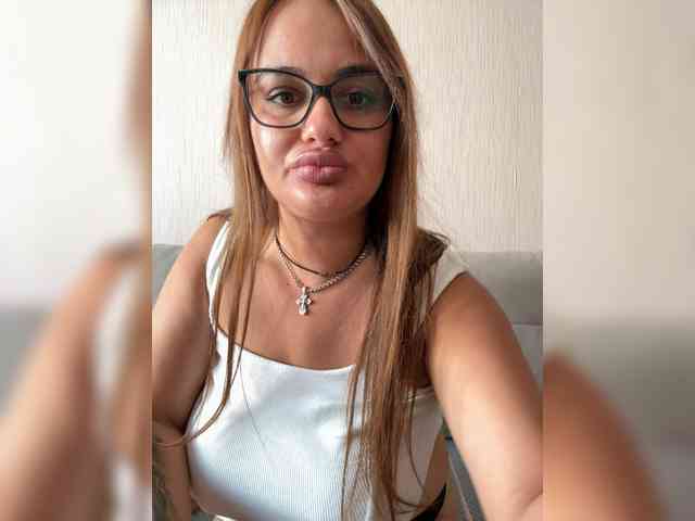 Sweetgirl31111 webcam