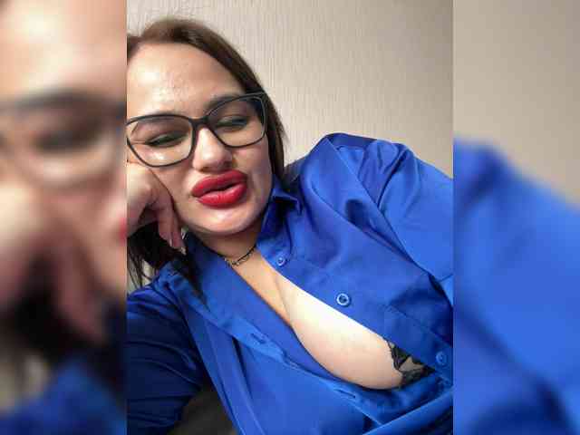 Sweetgirl31111 webcam
