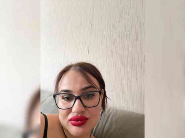 Sweetgirl31111 webcam