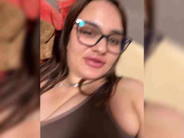 Sweetgirl31111 webcam