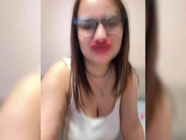 Sweetgirl31111 webcam