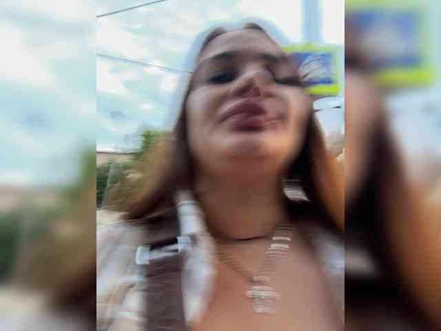 Sweetgirl31111 webcam