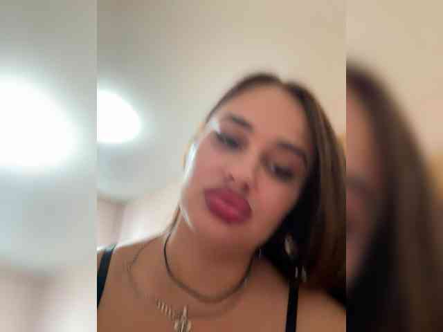 Sweetgirl31111 webcam