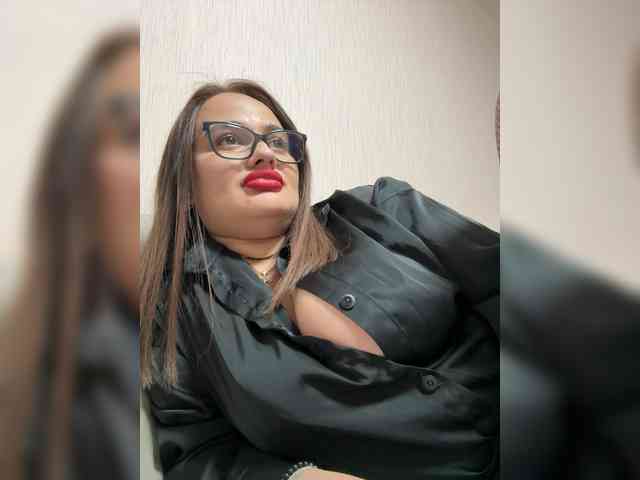 Sweetgirl31111 webcam