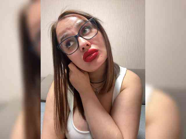 Sweetgirl31111 webcam