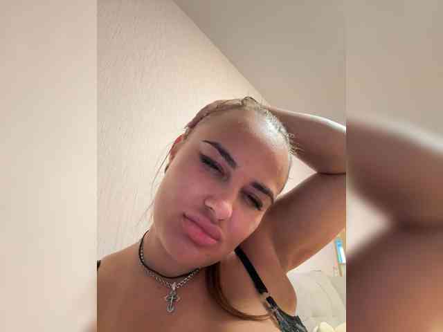 Sweetgirl31111 webcam