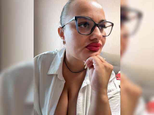 Sweetgirl31111 webcam